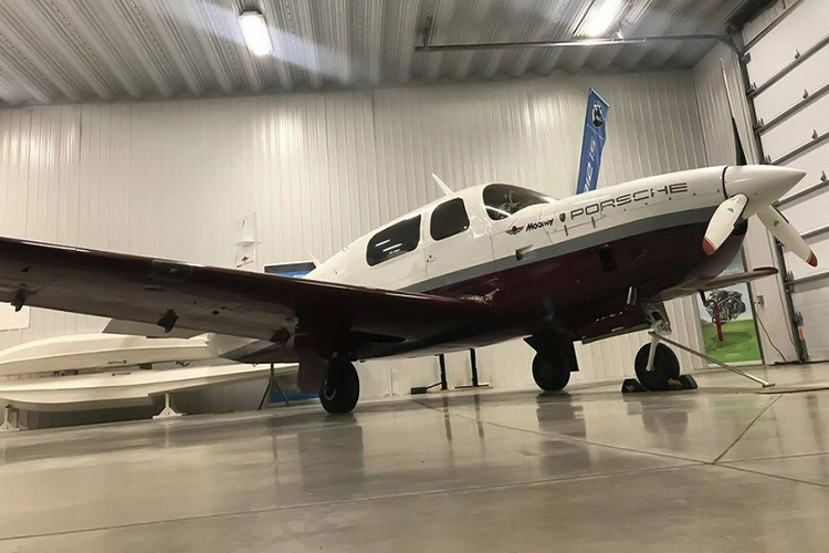 Chỉ có 40 chiếc Mooney M20L PFM được sản xuất vào năm 1988, đến năm 1989, Porsche chỉ cho ra đời thêm 1 chiếc nữa. Như vậy có tổng cộng 41 chiếc M20L trên toàn thế giới. Sau đó nó được thay thế bởi M20M vào năm 1989, tuy nhiên mẫu máy bay này sử dụng động cơ Lyishing tăng áp, công suất 270 mã lực.