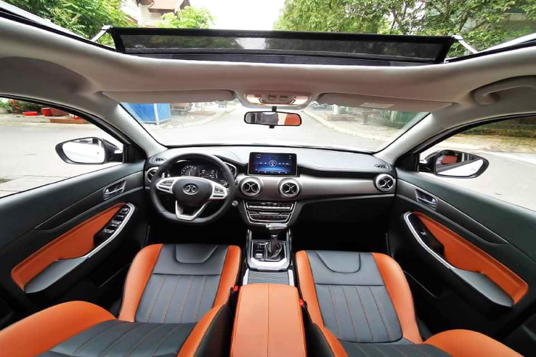 Cung cấp sức mạnh cho BAIC X55 là động xăng 4cyl dung tích 1.5L tăng áp có nguồn gốc từ hãng Mitsubishi, động cơ cho công suất tối đa ~148 mã lực và mô-men xoắn cực đại 210Nm, sức mạnh được truyền xuống cầu trước (FWD) thông qua hộp số tự động biến thiên vô cấp (CVT).