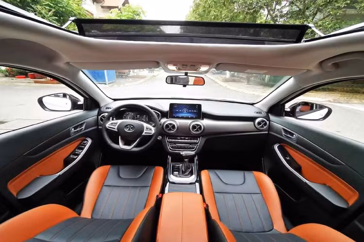 Cung cấp sức mạnh cho BAIC X55 là động xăng 4cyl dung tích 1.5L tăng áp có nguồn gốc từ hãng Mitsubishi, động cơ cho công suất tối đa ~148 mã lực và mô-men xoắn cực đại 210Nm, sức mạnh được truyền xuống cầu trước (FWD) thông qua hộp số tự động biến thiên vô cấp (CVT).