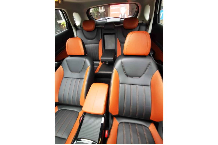 Xét về giá xe BAIC X55 mới thì nó rẻ hơn 271 triệu đồng so với mức bán khởi điểm 799 triệu đồng của Hyundai Tucson, vốn là mẫu xe có giá bán dễ tiếp cận trong phân khúc CUV 5 chỗ tại Việt Nam.