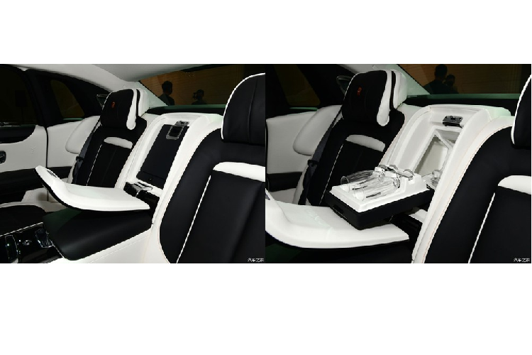 Bên trong Rolls-Royce Ghost Extended 2021 có một điểm nhấn đáng chú ý nhất là ghế Serenity có thể ngả về phía sau. Ở giữa 2 ghế sau sẽ có một tủ lạnh nhỏ để làm mát rượu champagne. Tủ lạnh này có 2 chế độ làm mát với nhiệt độ 6°C và 11°C. Mức nhiệt độ 6°C phù hợp với rượu champagne không phải là rượu lâu năm. Trong khi đó, với rượu champagne lâu năm, người dùng nên chọn mức nhiệt độ 11°C.