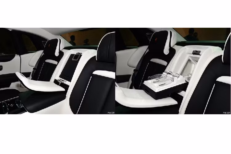 Bên trong Rolls-Royce Ghost Extended 2021 có một điểm nhấn đáng chú ý nhất là ghế Serenity có thể ngả về phía sau. Ở giữa 2 ghế sau sẽ có một tủ lạnh nhỏ để làm mát rượu champagne. Tủ lạnh này có 2 chế độ làm mát với nhiệt độ 6°C và 11°C. Mức nhiệt độ 6°C phù hợp với rượu champagne không phải là rượu lâu năm. Trong khi đó, với rượu champagne lâu năm, người dùng nên chọn mức nhiệt độ 11°C.