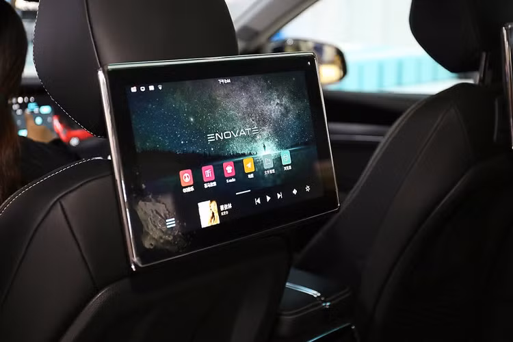 Đối với mặt công suất, Enovate ME7 có trang bị một mô tơ điện sản sinh 215 mã lực và 330 Nm mô-men xoắn cực đại.