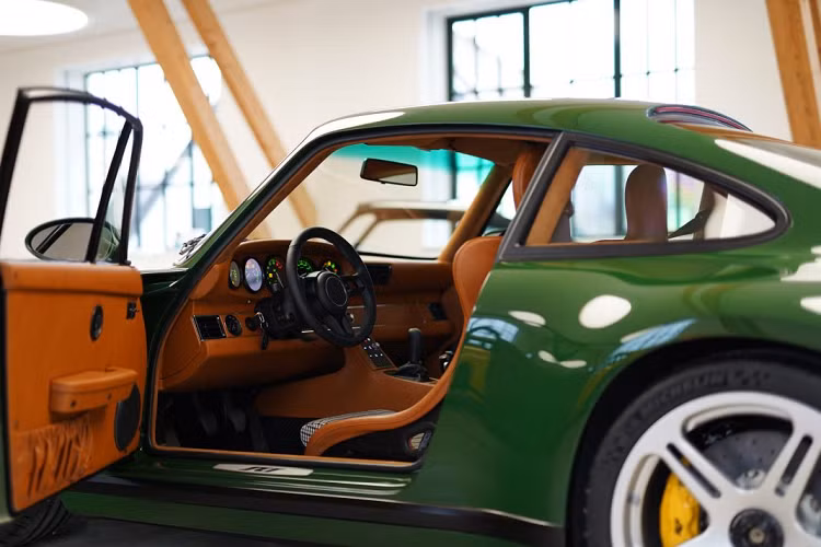 Theo công bố cách đây 2 năm được RUF đưa ra tại Geneva Motorshow, hãng sẽ chỉ sản xuất 15 chiếc SCR. Với số lượng giới hạn như vậy, giá xe RUF SCR 2020 không hề dễ chịu, ở mức 743.525 USD, bằng với ba chiếc Porsche 911 (992) Turbo S vừa được ra mắt cách đây không lâu.