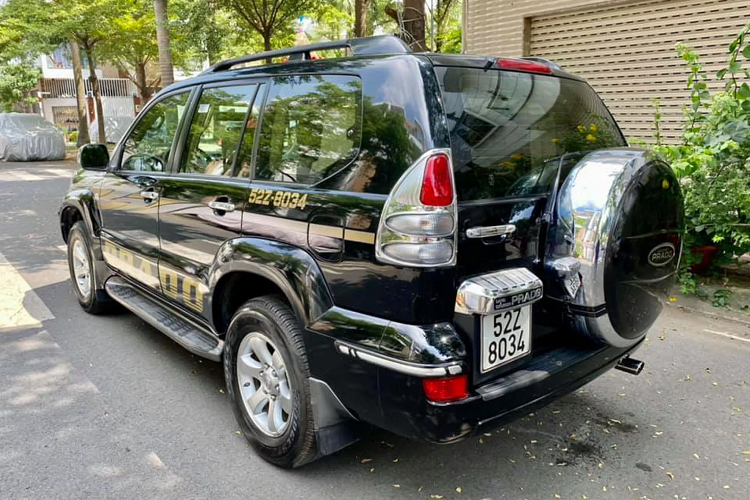 Land Cruiser và Land Cruiser Prado phiên bản máy dầu được người tại Việt Nam dùng đánh giá cao về tính kinh tế, bởi giá dầu rẻ hơn giá xăng và khi vận hành, ngoài ra động cơ này rất bền bỉ và ổn định.