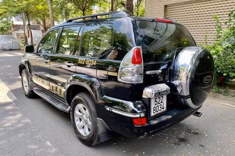 Land Cruiser và Land Cruiser Prado phiên bản máy dầu được người tại Việt Nam dùng đánh giá cao về tính kinh tế, bởi giá dầu rẻ hơn giá xăng và khi vận hành, ngoài ra động cơ này rất bền bỉ và ổn định.