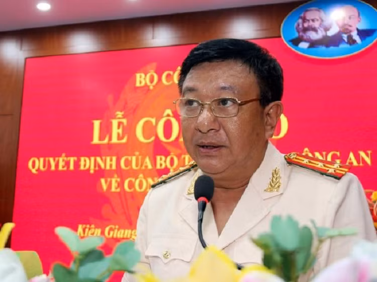 12 tan giam doc cong an vua duoc bo nhiem cuoi tuan qua-Hinh-4