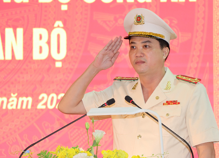 12 tan giam doc cong an vua duoc bo nhiem cuoi tuan qua