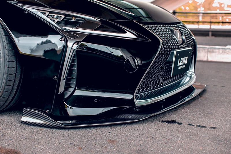 Vì vậy, có rất ít cách để khiến cho chiếc coupe Nhật Bản trở nên đẹp hơn nữa, các hãng độ cũng vì thế mà "ngại" sửa LC500.