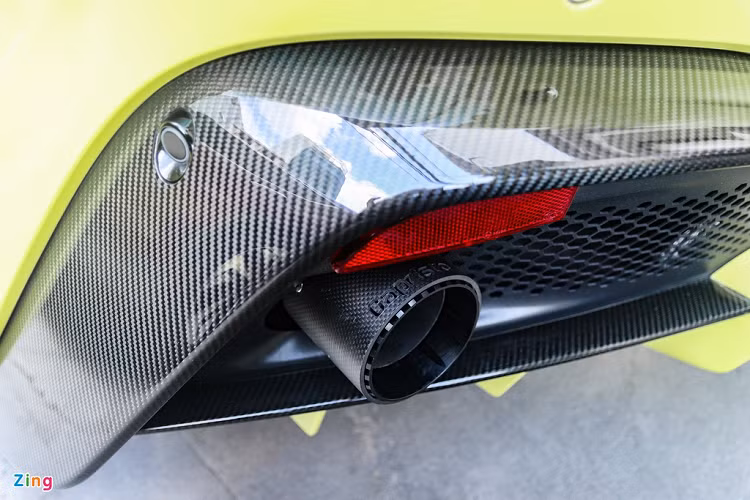 Tuy nhiên, sức mạnh của xe có thể được cải thiện sau khi chủ xe trang bị hệ thống ống xả full system đến từ Capristo. Khác với việc chỉ trang bị phần ống xả, hệ thống ống xả full system thường giúp xe mạnh mẽ hơn bên cạnh âm thanh to và uy lực.