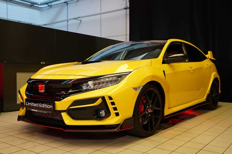 Mục tiêu của hãng xe Nhật Bản với phiên bản Honda Civic Type R giới hạn này rất đơn giản: dành lại kỷ lục về mẫu xe dẫn động cầu trước tại đường chạy Nürburgring – nơi hãng xe Nhật dường như sẽ thi đấu trong giai đoạn cuối năm nay. Để dành 1 kết quả vượt trội hơn con số 7:40 từng xác lập bởi chiếc Renault Mégane R.S.