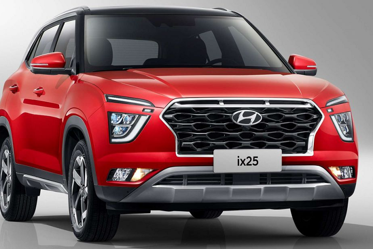 Vẫn chưa có thông tin gì về cabin, nhưng ghế bọc cao cấp được mong đợi, bao gồm vô lăng đa chức năng bọc da, hệ thống thông tin giải trí màn hình cảm ứng 10,25 inch, cửa sổ trời toàn cảnh và điều khiển khí hậu tự động hai vùng.