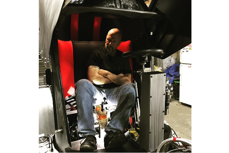 Bohata là người đứng đầu Bohata Design ở Long Island, New York, và anh ấy đã chế tạo chiếc xế độ Medieval One này theo yêu cầu đặc biệt từ một khách hàng ở Florida. Nó đã được hoàn thành trong năm 2017, và cho tới nay, trên đời vẫn không có lấy một chiếc xe tương tự thế. Thậm chí bản thân Bohata cũng tự hào gọi nó là “chiếc xe điên nhất trên thế giới”.