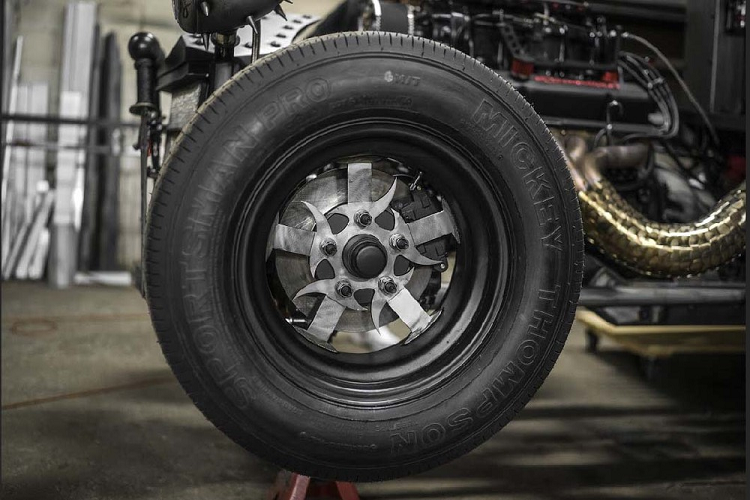 Medieval One đã được chế tạo từ con số không, với Bohata làm việc cật lực từng giờ đồng hồ để tạo nên từng chi tiết. Kết quả, chiếc xe nổi bật với chất lượng chế tạo cao và sự chi tiết lên từng bộ phận, nhưng chủ yếu là bởi nó trông thật dữ tợn và không giống bất cứ gì người ta từng thấy. Bản thân Bohata nói rằng anh ấy có chủ đích làm nên một chiếc xe mà mang trên mình vũ khí trung cổ và trông thật đáng sợ.