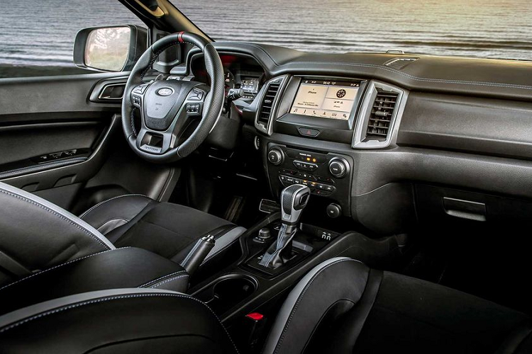 Tuy nhiên, điều đó đã ảnh hưởng tới dự án Ranger Raptor V8 thực hiện bởi nhà độ Úc – Tickford. Trong một báo cáo của Carsguide, đơn vị này tuyên bố sẽ trang bị cho chiếc bán tải một động cơ V8 Siêu nạp, tương tự những gì xuất hiện trên Mustang.