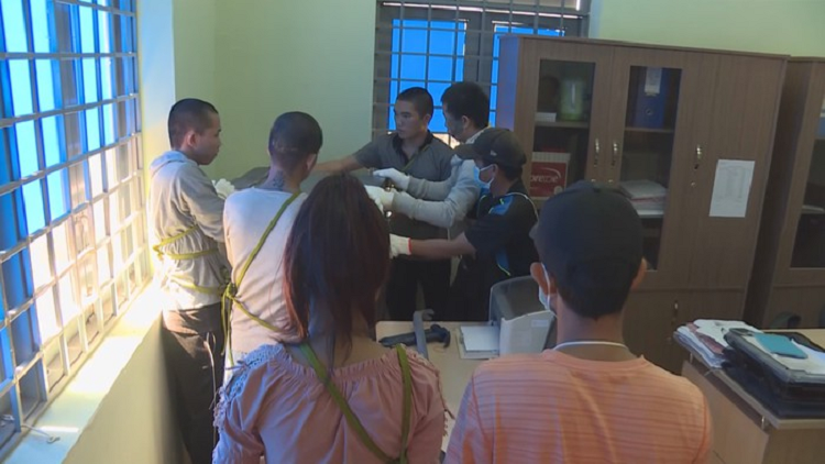 Can bo xa “chi diem” cho trom vao co quan pha ket sat lay 400 trieu dong-Hinh-3