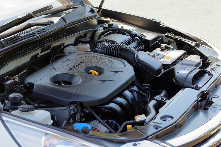 Đến nay, Hyundai Sonata đã rời bỏ thị trường Việt tương tự như mẫu Nissan Teana. Chính vì thế trong phân khúc xe hạng D tại Việt Nam chỉ còn lại những cái tên như: Toyota Camry, Mazda6, Honda Accord và Kia Optima (K5).