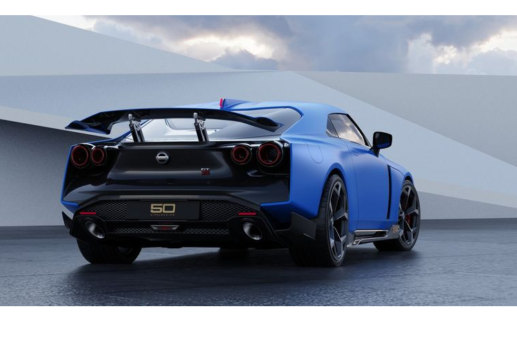 Là 1 sản phẩm được cá nhân hóa, khách hàng mua xe có thể hoàn toàn lựa chọn trang bị, thay đổi chiếc xe theo đúng sở thích cá nhân. Tuy chưa đưa ra thông tin chi tiết nhưng phía Nissan đã thông báo rằng khách hàng có thể thoải mái chọn lựa các phối màu bên ngoài cũng như trên khu vực nội thất, cùng các gói trang bị mở rộng khác.