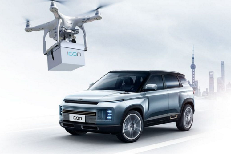 Với hệ thống giao xe ôtô Geely, bên cạnh việc chọn lựa trang bị/tùy chọn, các hình thức thanh toán hay bảo hiểm xe hơi, khách hàng mua ô tô tại Trung Quốc còn có thể chọn dịch vụ giao xe tận nhà. Đây được coi là bước đột phá sáng tạo của nhà sản xuất ô tô đến từ Hàng Châu, Trung Quốc trong việc bình ổn doanh số bán hàng trong hoàn cảnh khó khăn do ảnh hưởng của dịch virus corona.