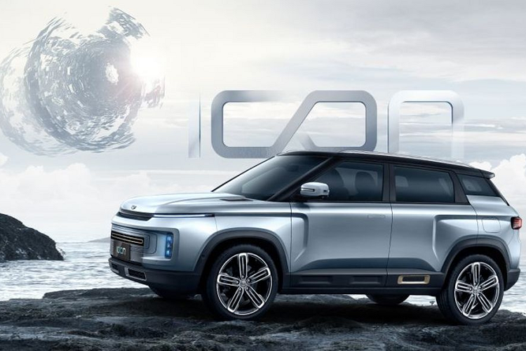 Cụ thể, mỗi chiếc xe Geely đời mới sau khi hoàn tất thủ tục mua bán sẽ được giao tới tận nhà khách hàng trong khi chìa khóa được vận chuyển bởi các thiết bị bay không người lái (drone).