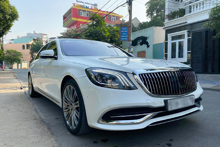 Thoạt nhìn, nếu không sành về Mercedes-Maybach chắc chắn nhiều người sẽ lầm tưởng đây chính là một chiếc Mercedes-Maybach S450 “xịn” bởi những chi tiết ngoại thất trang bị thêm cho xe.