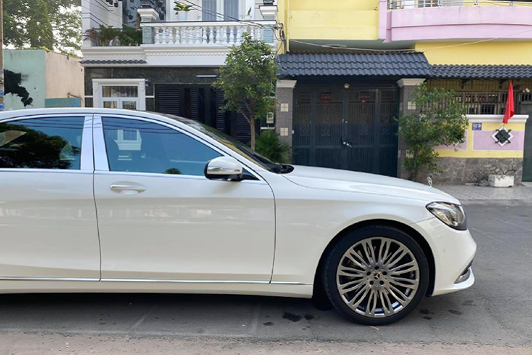 Wheelbase của S450L dừng lại ở 3.165mm, còn Maybach S450 là 3.365mm - Một chi tiết dễ dàng phân biệt giữa S và S Maybach