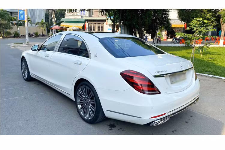 Bên dưới nắp ca-pô xe là động cơ xăng V6 dung tích 3.0L tăng áp cho công suất tối đa 367 mã lực tại 5.500 – 6.000 vòng/phút và mô-men xoắn cực đại 500Nm đạt được tại vòng tua 1.800 – 4.500 vòng/phút.