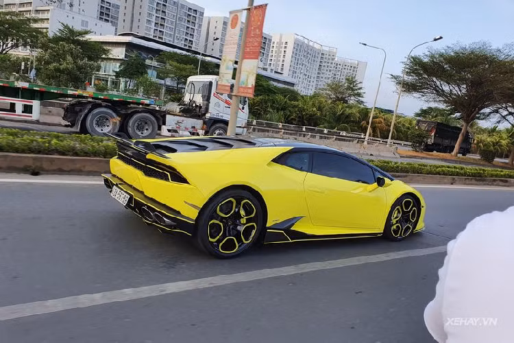 Siêu phẩm Lamborghini Huracan độ Vorsteiner Verona Edizione sở hữu cặp biển số khủng 43A-567.89 (Tạm dịch: 56789 - San bằng tất cả)