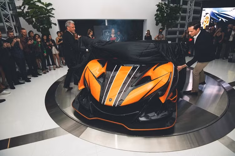 Chiếc siêu xe Apollo triệu đô thứ 2 sản xuất dành cho khách hàng được lộ diện trên thế giới ở một sự kiện đặc biệt tại Miami, Hoa Kỳ.