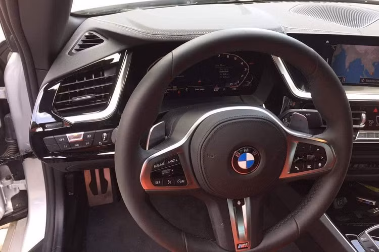 Mui nỉ của BMW Z4 thế hệ thứ 6 có thể đóng mở trong thời gian 10 giây với điều kiện xe chạy ở tốc độ dưới 50 km/h.