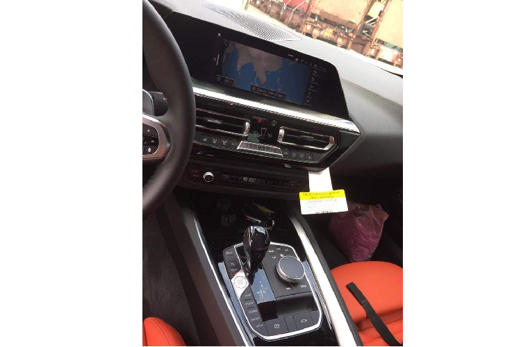 Đặc biệt, mui nỉ của BMW Z4 thế hệ mới đầu tiên về Việt Nam dù đóng hay mở thì cũng không ảnh hưởng đến khoang hành lý có thể tích 265 lít.