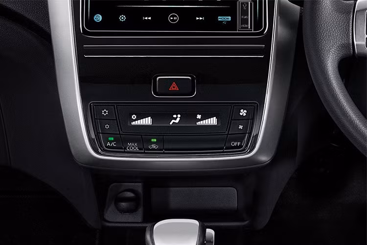 Nằm bên dưới nắp ca-pô của Toyota Wigo 2020 là 2 loại động cơ xăng khác nhau. Đầu tiên là động cơ 3 xi-lanh, VVT-i, dung tích 1.0 lít, tạo ra công suất tối đa 67 mã lực tại tua máy 6.000 vòng/phút và mô-men xoắn cực đại 89 Nm tại tua máy 4.400 vòng/phút.