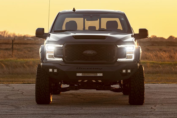 Mỗi chiếc Ford F-150 Venom 775 mới sẽ bắt đầu vòng đời như một chiếc F-150 với khối động cơ V8 Coyote 5.0 lít thông thường, sản sinh công suất 395 mã lực. Nhà độ tại Texas này sau đó nâng cấp khối động cơ và lắp thêm một bộ siêu nạp 2.9 lít, bộ làm mát khí nạp nước và không khí, bộ xử lí khí thải lưu lượng cao, kim phun nhiên liệu nâng cấp, hệ thống nhiên liệu nâng cấp và bộ ống xả bằng thép không gỉ.