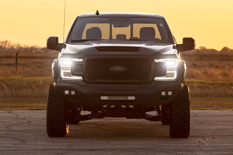 Mỗi chiếc Ford F-150 Venom 775 mới sẽ bắt đầu vòng đời như một chiếc F-150 với khối động cơ V8 Coyote 5.0 lít thông thường, sản sinh công suất 395 mã lực. Nhà độ tại Texas này sau đó nâng cấp khối động cơ và lắp thêm một bộ siêu nạp 2.9 lít, bộ làm mát khí nạp nước và không khí, bộ xử lí khí thải lưu lượng cao, kim phun nhiên liệu nâng cấp, hệ thống nhiên liệu nâng cấp và bộ ống xả bằng thép không gỉ.