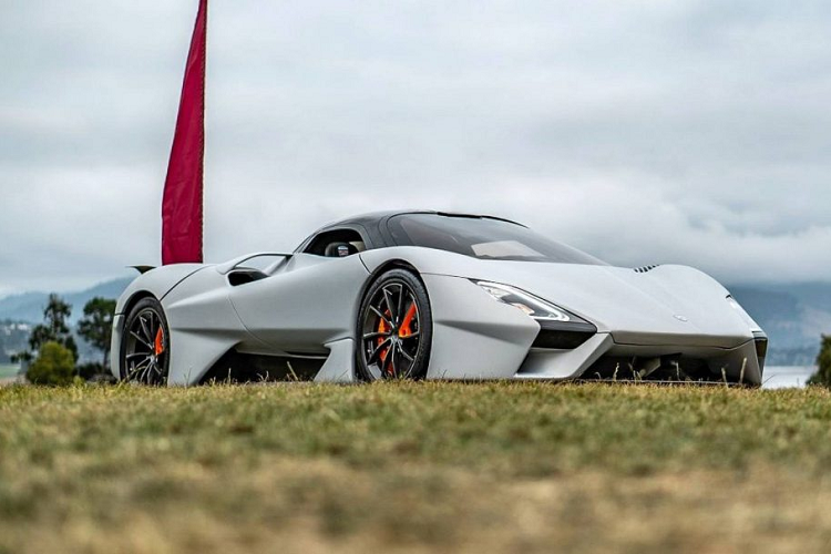 Sau một thời gian dài chờ đợi, chiếc siêu xe Tuatara của Mỹ cuối cùng đã được đưa vào sản xuất thương mại và sẽ sớm được bàn giao tới tay khách hàng. Theo thông báo từ SSC, chiếc Tuatara bản thương mại đầu tiên được bán ra sẽ được trưng bày tại Triển lãm ô tô Philadelphia 2020 vào ngày 7 tháng 2 tại khu vực trưng bày đặc biệt của hãng.