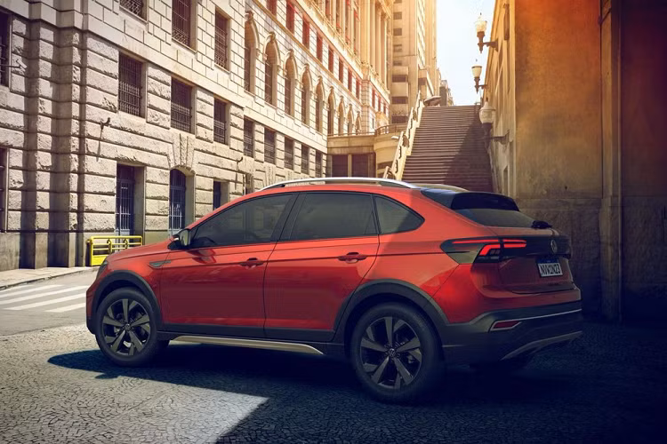 Được phát triển tại Brazil để dành cho khu vực Nam Mỹ và một số thị trường quốc tế khác, bao gồm châu Âu, Volkswagen Nivus thế hệ mới là mẫu crossover cỡ B ra đời từ cơ sở gầm bệ MQB A0 chung với T-Cross, Polo hay Virtus.