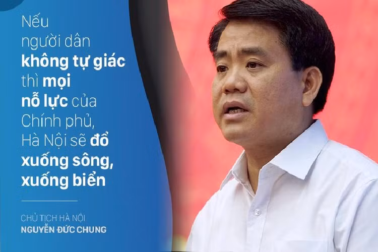 Trao đổi với Zing.vn sáng 25/3, Chủ tịch UBND Hà Nội Nguyễn Đức Chung khẳng định tình hình dịch bệnh đang diễn biến phức tạp và kêu gọi mỗi người dân cần nâng cao ý thức, hạn chế tụ tập đông người, khi bắt buộc phải ra ngoài thì đeo khẩu trang, giữ khoảng cách với người khác. “Nếu người dân không tự giác, nghiêm túc chấp hành các quy định, khuyến cáo thì mọi nỗ lực của Chính phủ, Hà Nội sẽ đổ xuống sông, xuống biển”, ông Chung nói khi đề cập đến việc hàng trăm người dân vẫn chen lấn đi lễ phủ Tây Hồ vào ngày 24/3 (tức mùng 1 tháng 3 âm lịch).