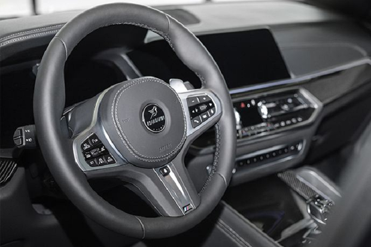 Chưa hết, BMW X6 độ Hamann mới còn có thể được hạ thấp gầm với hệ thống treo mới từ Hamann, giúp giảm tối đa 25 mm gầm xe. Nhắc đến các bản độ hầm hố không thể bỏ qua các bộ vành độc đáo.