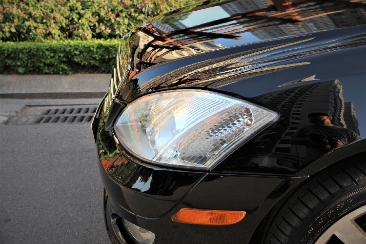 Bên cạnh những chiếc S-Class đời cũ phiên bản thông thường “3 số” như S550 hay S500, hay hơn nữa là phiên bản hiệu năng cao như S63 cho đến “trùm cuối” S65 được rao bán rộng rãi trên thị trường xe cũ, thỉnh thoảng vẫn có những phiên bản S-Clas đời cũ hàng hiếm như chiếc Mercedes-Benz S600 đời 2009 này được rao bán.