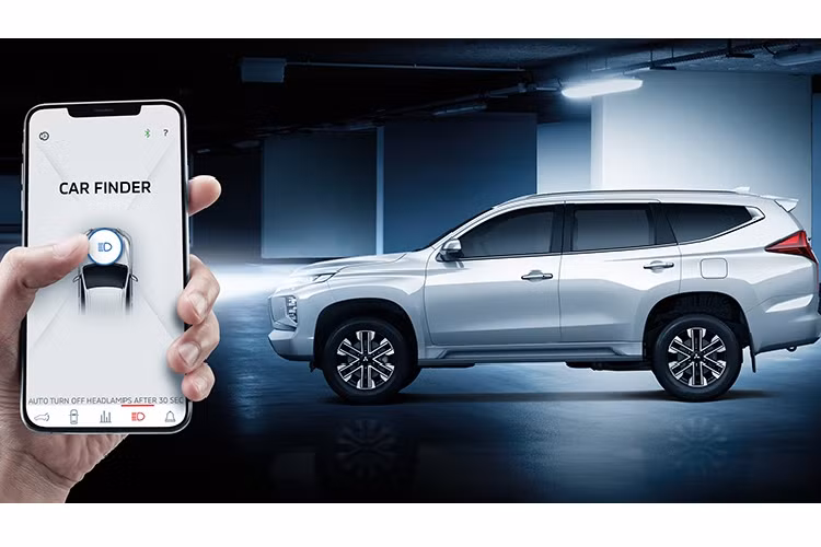 Tại Thái Lan, Mitsubishi đã phân phối Pajero Sport 2020 từ tháng 4. Từ tháng 2, mẫu SUV 7 chỗ này cũng xuất hiện tại Việt Nam nhưng chưa được ra mắt. Gần đây, Mitsubishi đã có động thái bán xả hàng khi giảm giá Pajero Sport đời cũ. Các đại lý Mitsubishi bắt đầu nhận đặt hàng Pajero Sport 2020 cho thấy mẫu SUV này sẽ sớm ra mắt Việt Nam trong thời gian tới. 
