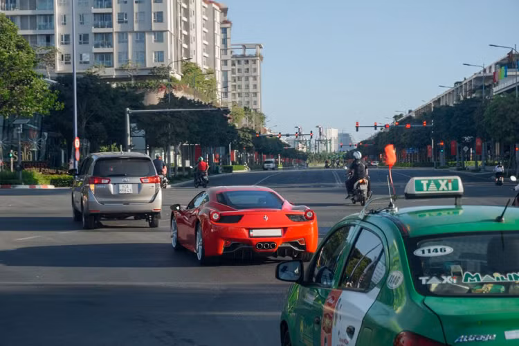 Tại hành trình CarPassion 2011, có đến 5 chiếc Ferrari 458 Italia tham dự với đủ cả 4 gam màu vừa nêu trên, bấy nhiêu thôi cũng đủ để nói lên sức hút của “siêu ngựa” ở thời điểm cách đây gần 10 năm.
