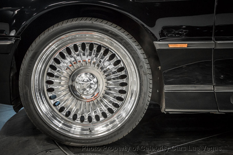 Người mua chiếc BMW 750Li hàng hiếm này sẽ phải đặt cọc một khoản tiền khoảng 20,000 Đô và kí một số giấy tờ cam kết bảo mật có liên quan về chiếc xe. Chiếc xe này sẽ được bán theo tình trạng đã được công ty công bố và sẽ không đi kèm bất cứ gói bảo hành nào.