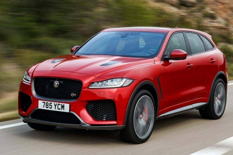 Jaguar F-Pace 2020 từ phiên bản sử dụng động cơ cho công suất tối đa 247 mã lực đến bản SVR công suất 550 mã lực đều mang lại sự thú vị cho người ngồi sau vô-lăng