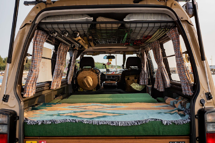 Chiếc xe sử dụng động cơ turbo diesel 2,5 lít 4D56 cùng trang bị bộ tăng áp TF035, bộ làm mát khí nạp 4M40, ống xả titan,…