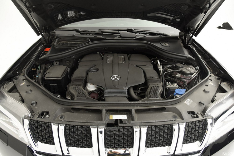 Nguồn cung cấp cho Beijing Auto BJ90 2020 là 2 loại động cơ xăng do Mercedes-Benz sản xuất. Đầu tiên là động cơ tăng áp, dung tích 3.0 lít với công suất tối đa 333 mã lực. Con số tương ứng của động cơ tăng áp 4.0 lít là 422 mã lực. Cuối cùng là hệ dẫn động 4 bánh và hệ thống treo xương đòn kép độc lập phía sau giống Mercedes-Benz GL đời cũ.