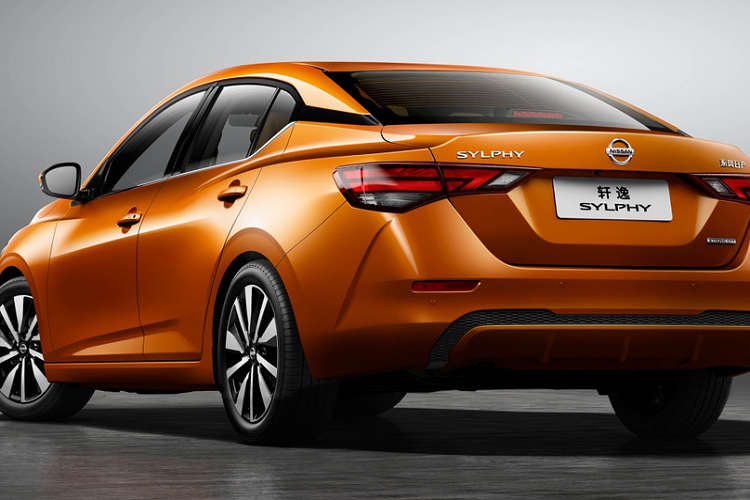 Tại một số thị trường, mẫu sedan hạng C này còn có tùy chọn động cơ 1.6L. Cả 2 phiên bản động cơ đều đi kèm hộp số vô cấp Xtronic CVT. Vẫn chưa rõ Sylphy tại thị trường Malaysia sẽ đi kèm động cơ nào.