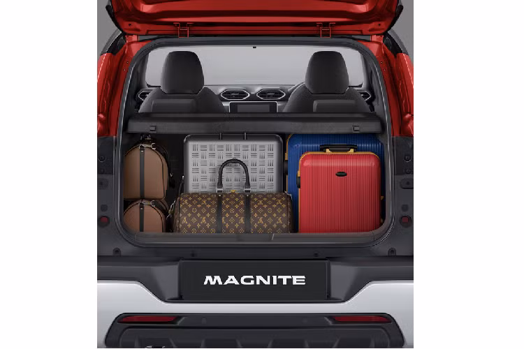 Mẫu xe đô thị cỡ nhỏ này có khoảng sáng gầm ở mức 205 mm. Một số các công nghệ nổi bật của mẫu xe này bao gồm hỗ trợ khởi hành ngang dốc, công nghệ camera 360 độ…