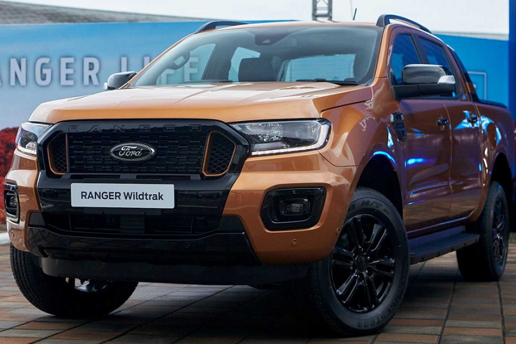 Tại Thái Lan, giá xe Ford Ranger 2021 mới bản XL Street từ 669.000 Baht (khoảng 504 triệu đồng), trong khi đó bản trang bị cao cấp nhất là Ford Ranger Wildtrak có giá 979.000 Baht (737 triệu đồng) cho bản 4x2 MT và 1.265.000 Baht (953 triệu đồng). Dự định xe sẽ về Việt nam vào đầu năm tới.
