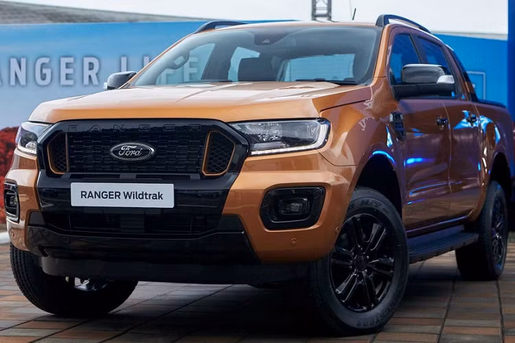 Tại Thái Lan, giá xe Ford Ranger 2021 mới bản XL Street từ 669.000 Baht (khoảng 504 triệu đồng), trong khi đó bản trang bị cao cấp nhất là Ford Ranger Wildtrak có giá 979.000 Baht (737 triệu đồng) cho bản 4x2 MT và 1.265.000 Baht (953 triệu đồng). Dự định xe sẽ về Việt nam vào đầu năm tới.
