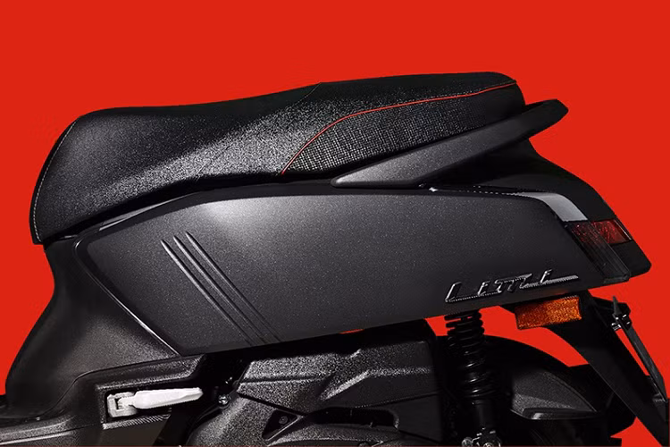 Yên xe của Limi 2020 có chiều cao chỉ 755 mm, mức chiều cao yên thấp cùng bộ mâm kích thước 10 inch giúp cho những người có chiều cao khoảng 1,5 m cũng có thể điều khiển xe dễ dàng.